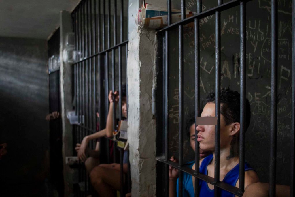 Help Venezuela Foundation - Ayudanos Difundiendo