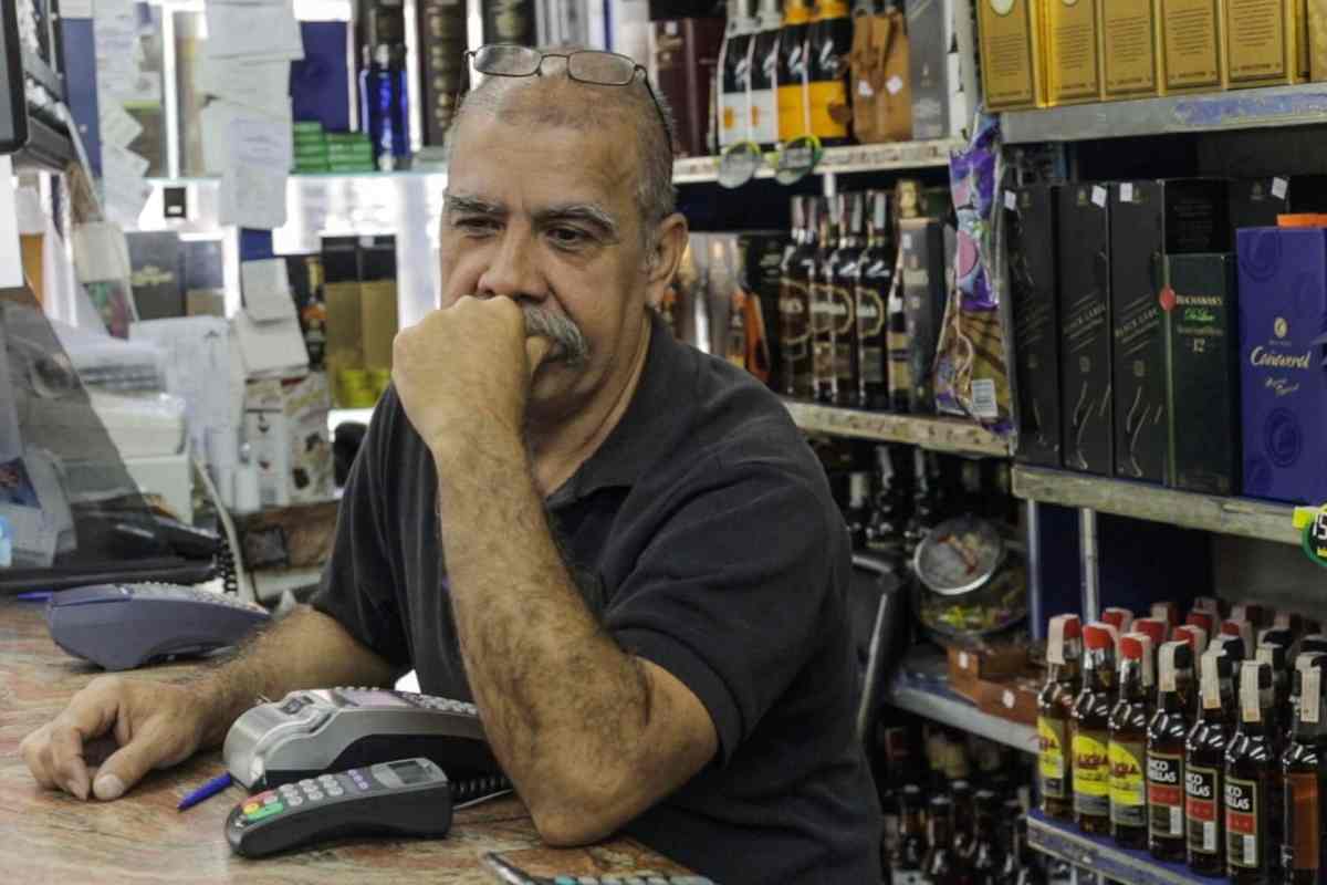 licorerías/ impuestos anclados en petros