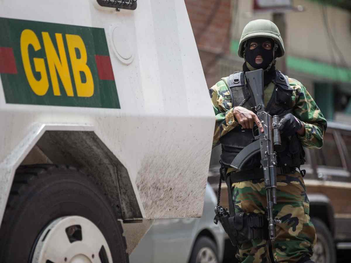 #EnClaves| Gobierno crea alarma y temor con contradicción sobre ilegal revisión de celulares