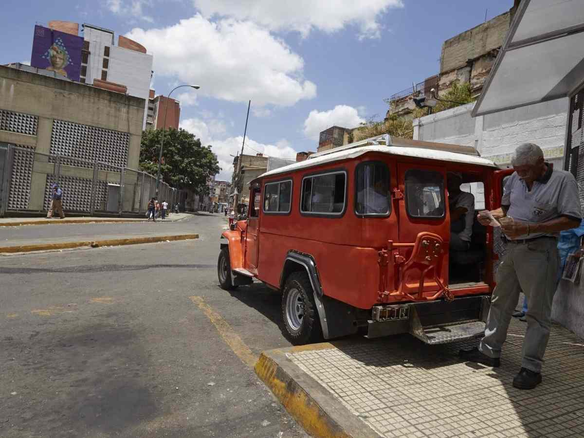 Detienen a tres jóvenes que robaban camioneticas en San Martín