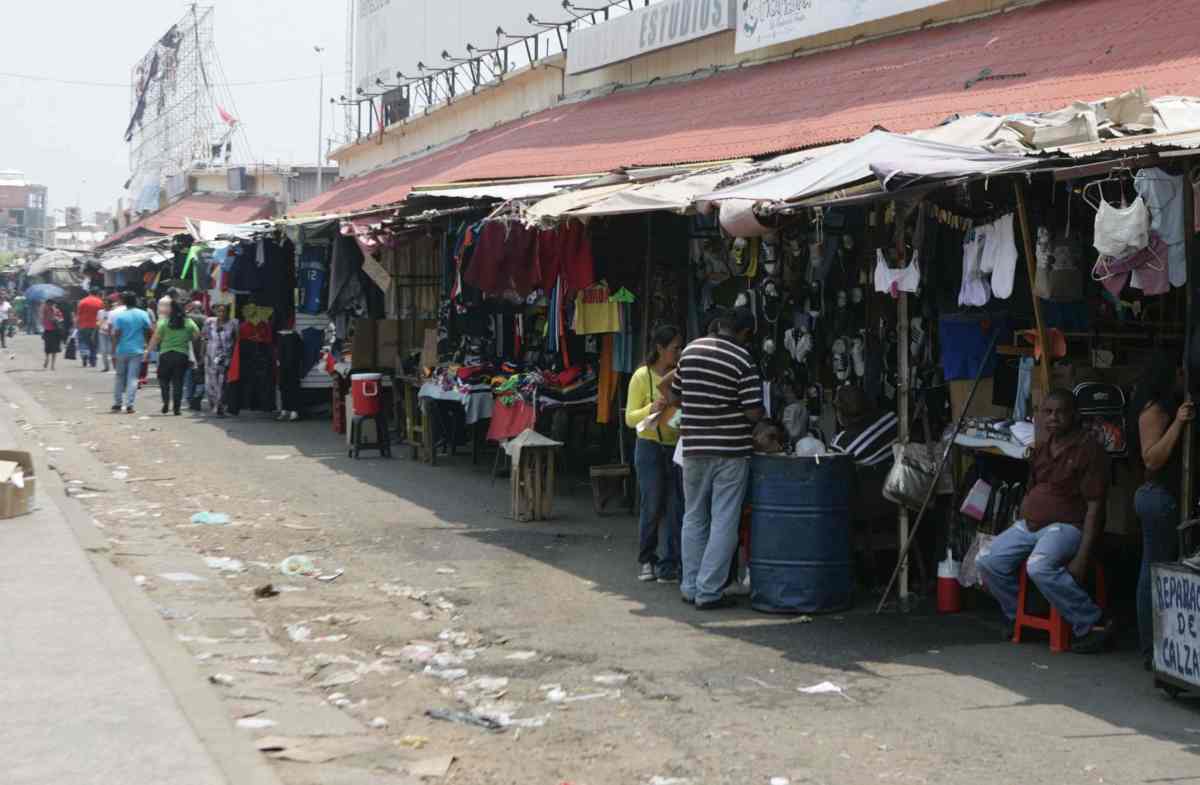 Guardia Nacional decomisó 120 millones de bolívares en efectivo en el mercado Las Pulgas de Maracaibo