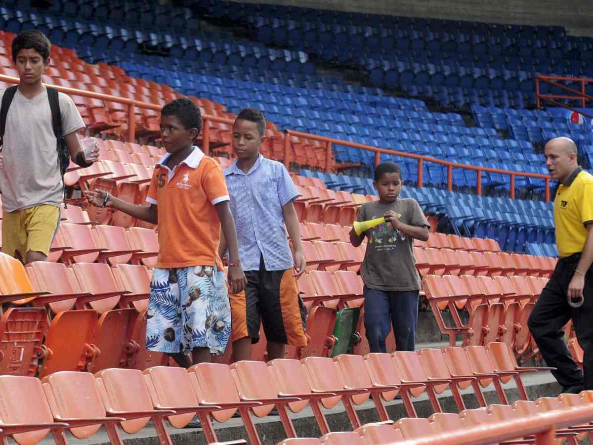 niños de la calle | estadio universitario