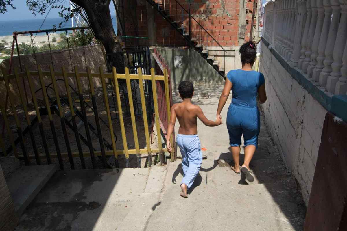 a tres madres/huérfanos de madre