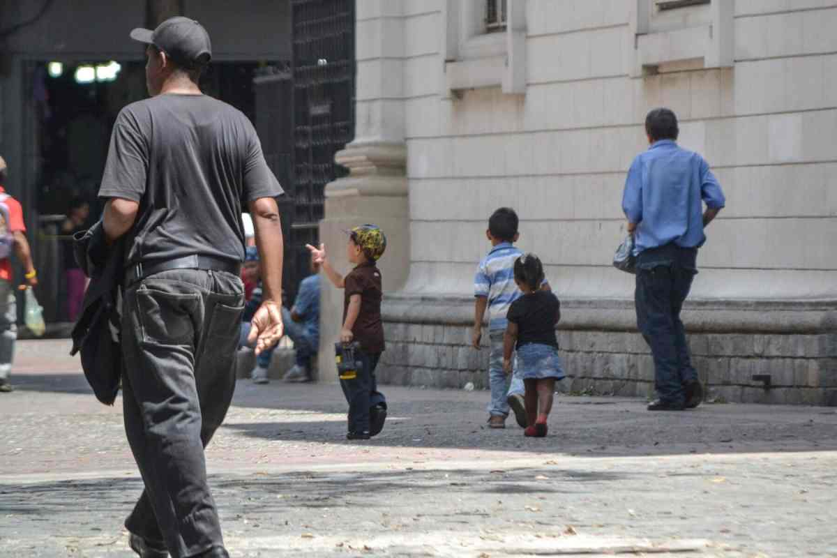 Salud, Prostitución | permiso de viaje