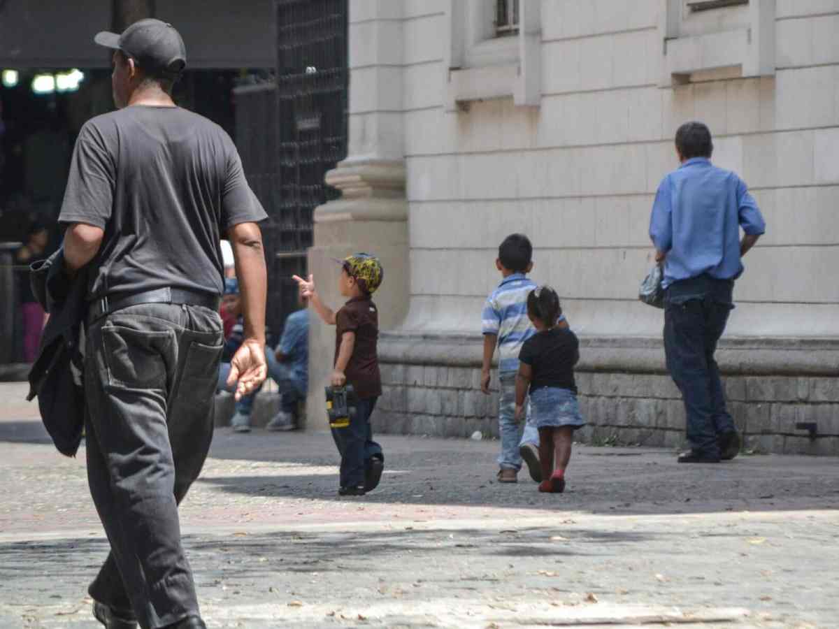 Salud, Prostitución | permiso de viaje