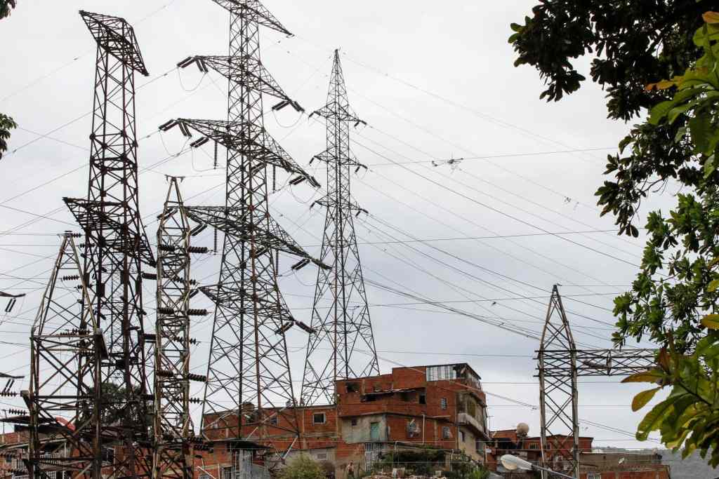 #EnClaves| Delcy Rodríguez insta al ahorro de agua y electricidad frente a la emergencia climática
