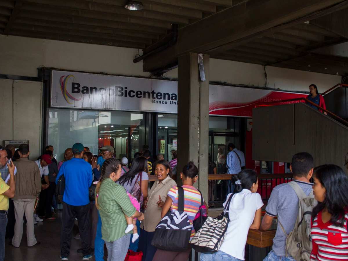 Bancos evalúan aumentar tope de tarjetas de crédito