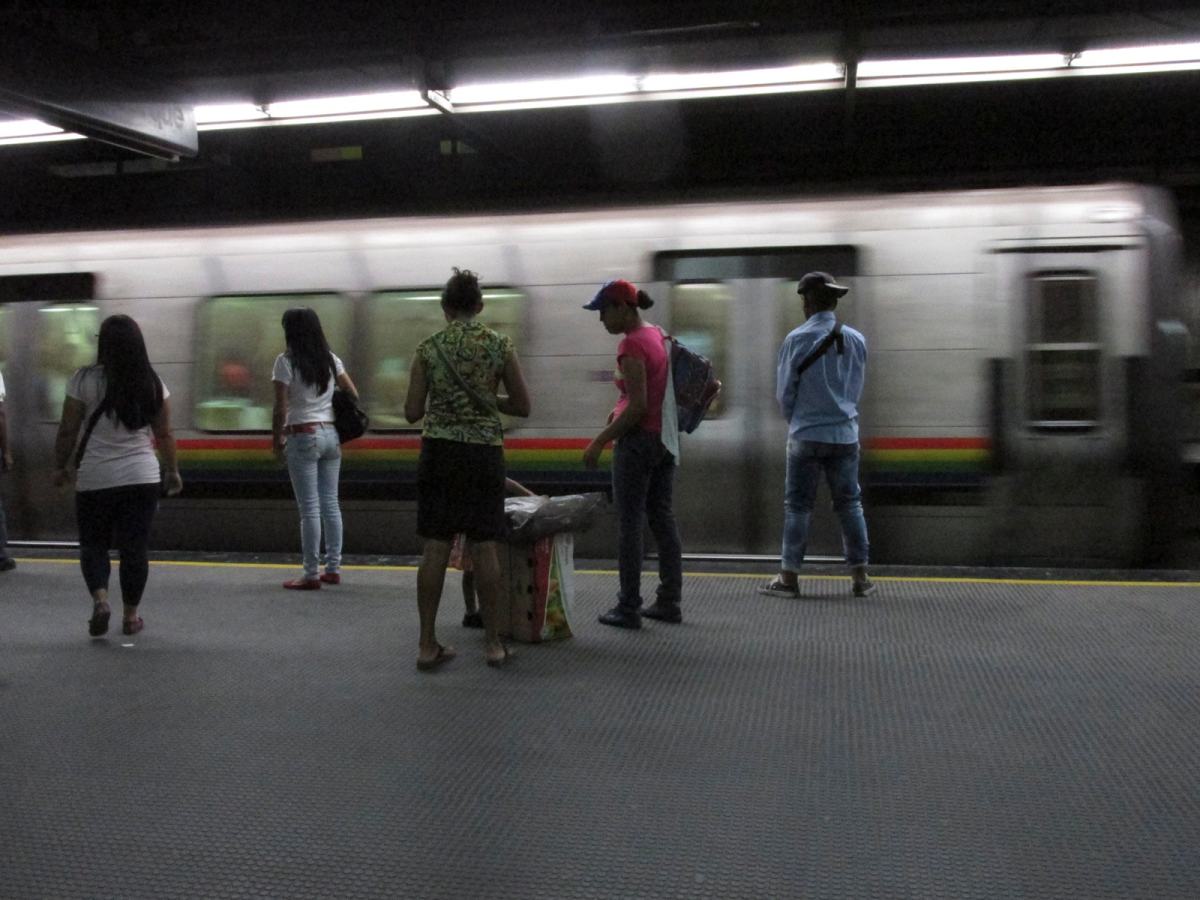 En menos de una semana lanzan dos bombas lacrimógenas en el Metro de Caracas