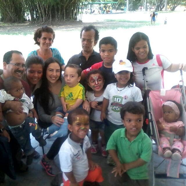 Baja talla. personas. fundación