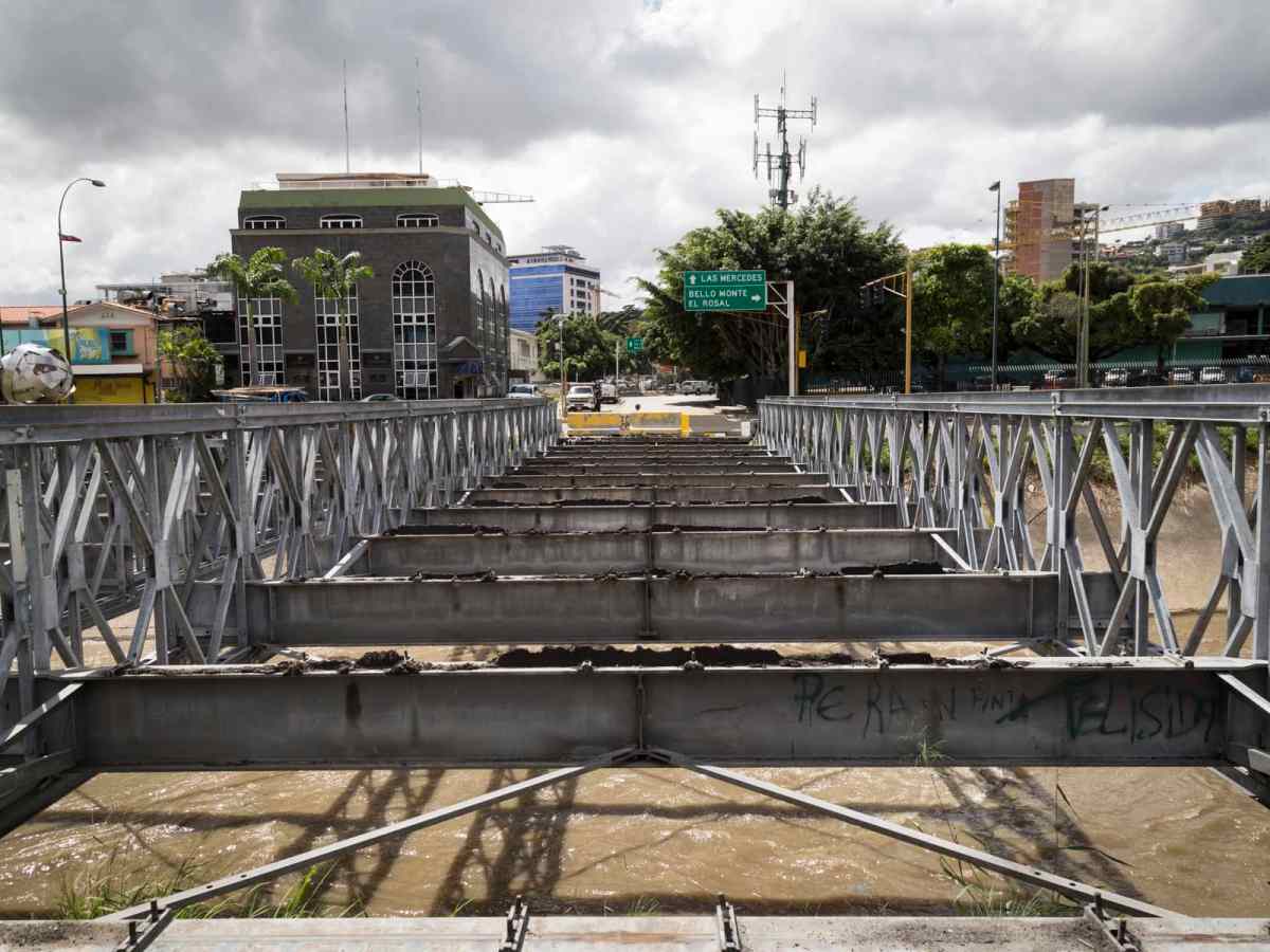 Puentes desmontados Autopista Francisco Fajardo