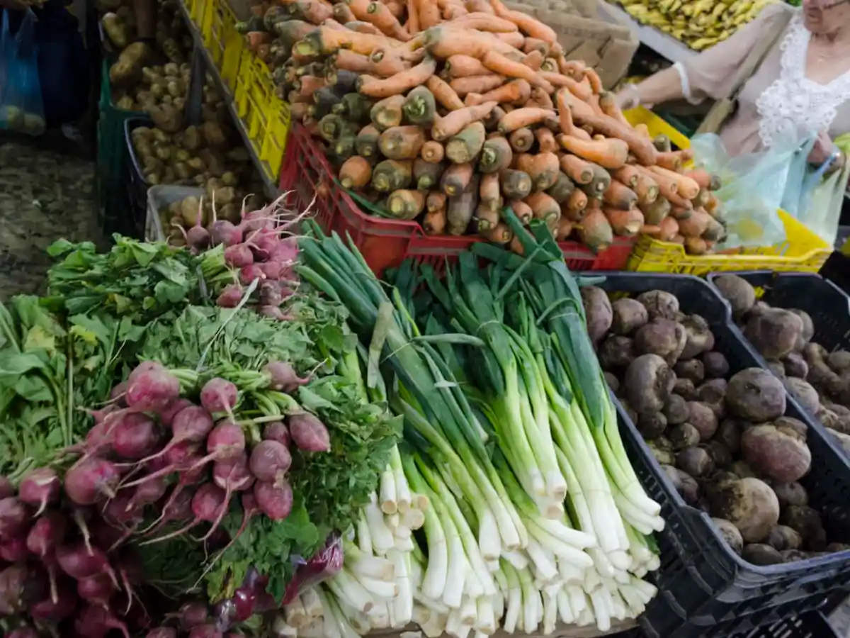 Consumidores aseguran que ya las “ofertas” no rinden para comprar verduras y hortalizas