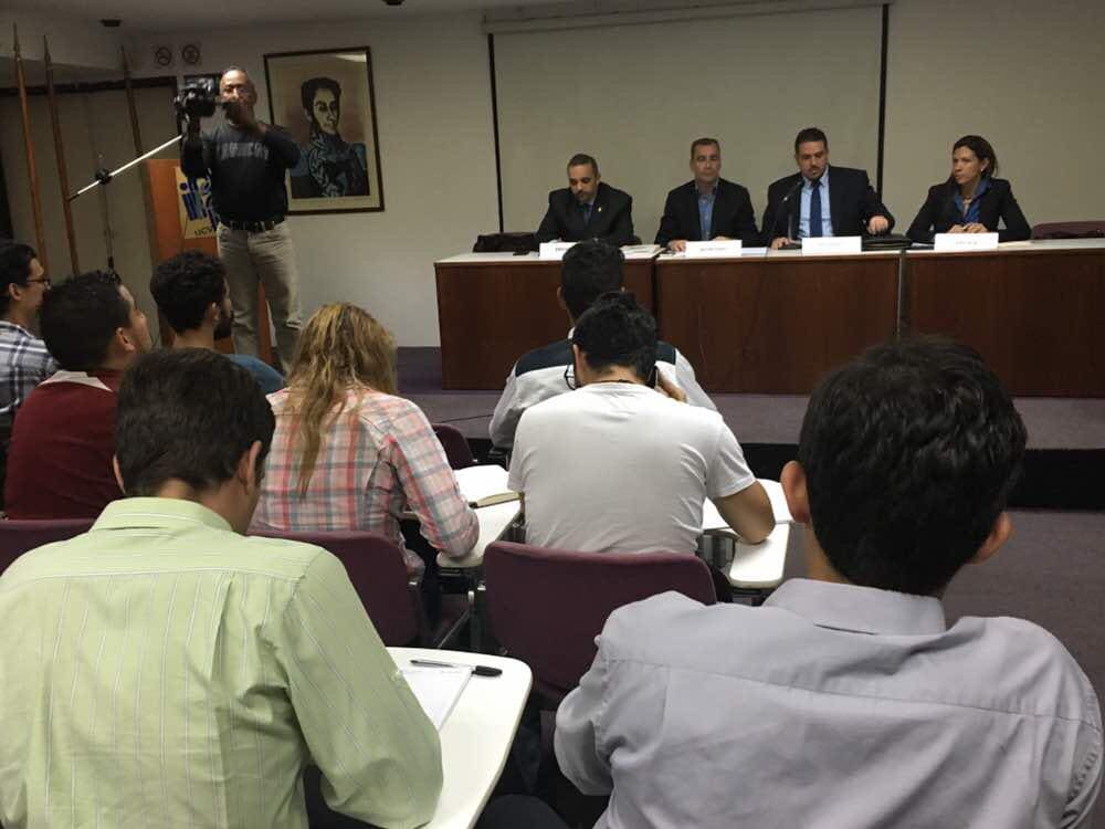 Diputados escucharon planteamientos de los estudiantes de cara a la negociación de Dominicana