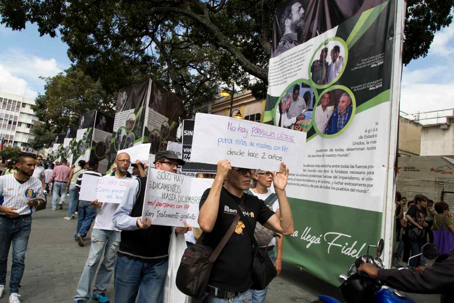 Protesta, pacientes con VIH exigen medicinas.