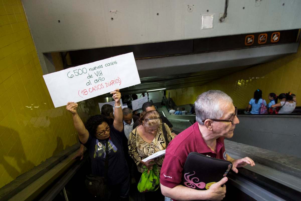 Protesta, pacientes con VIH exigen medicinas.| muertes por Sida