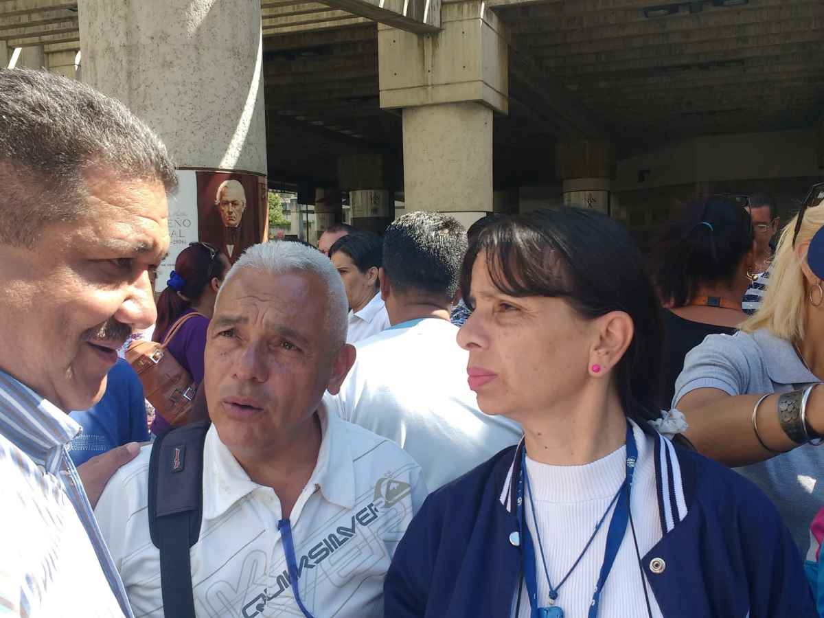 Trabajadores siguen sin bono navideño