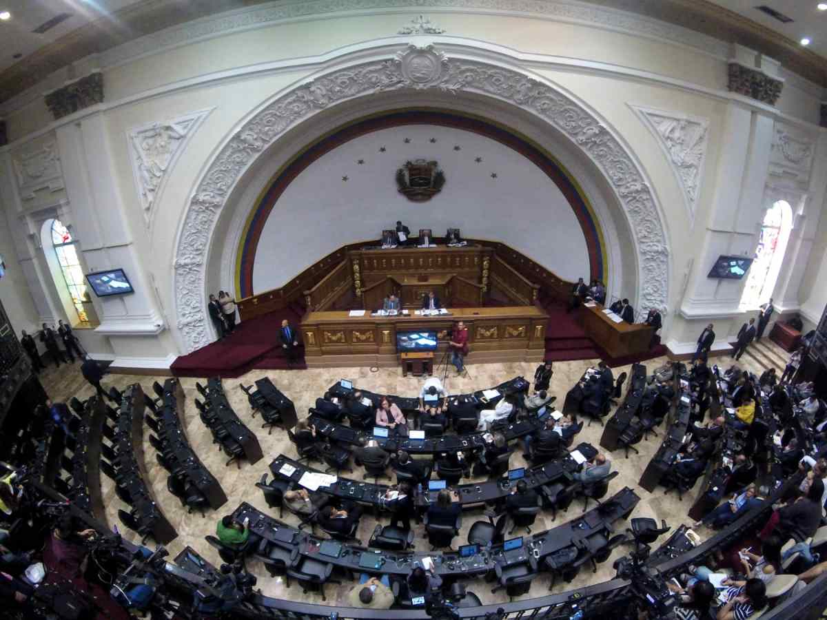 Asamblea Nacional: Maduro amenazó pero no habló de los problemas de la gente | Parlamento pide a la ONU no enviar observadores a elecciones sin garantías en Venezuela