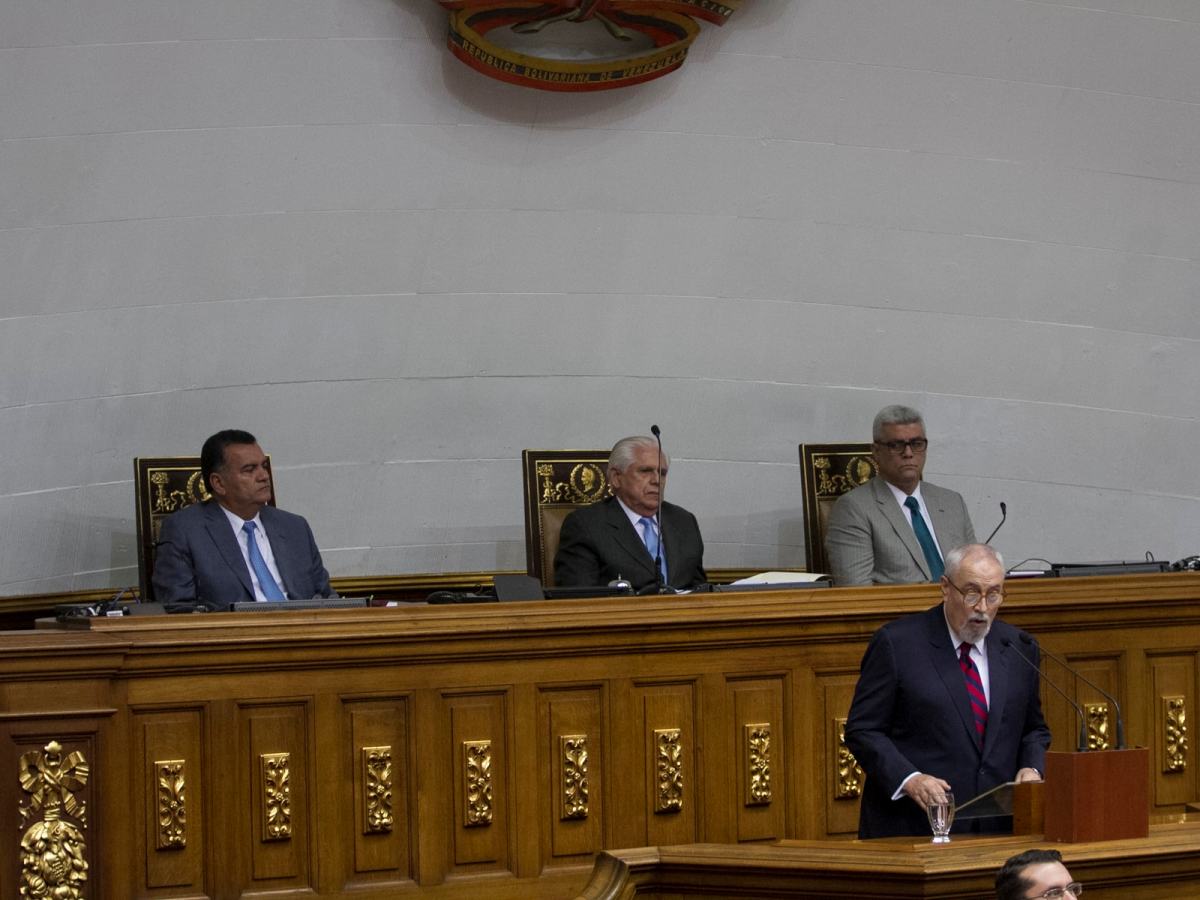 AN izó banderas de la esperanza y la unidad en conmemoración del 23 de Enero de 1958