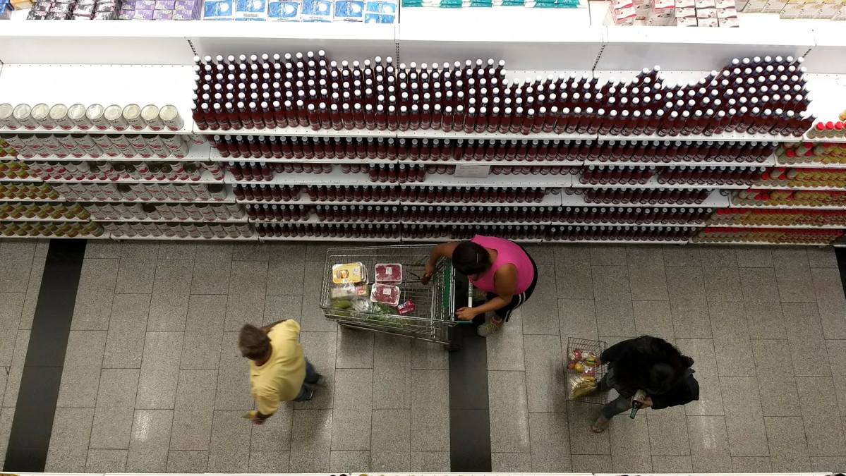 recorrido, supermercados, vacios, anaqueles, escasez.