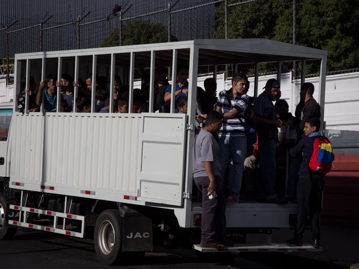 Camiones, transporte publico, el junquito