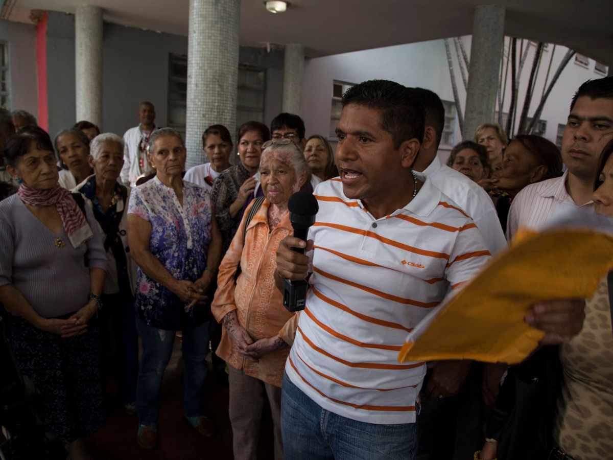 VIDEOS Trabajadores y jubilados del Clínico Universitario en pie de lucha por incumplimiento del contrato