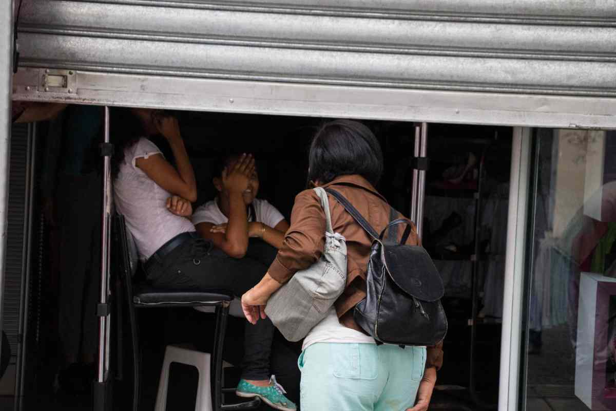Reportan fallas de luz en varias zonas del oeste de Caracas