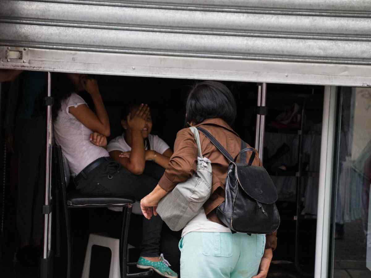 Reportan fallas de luz en varias zonas del oeste de Caracas