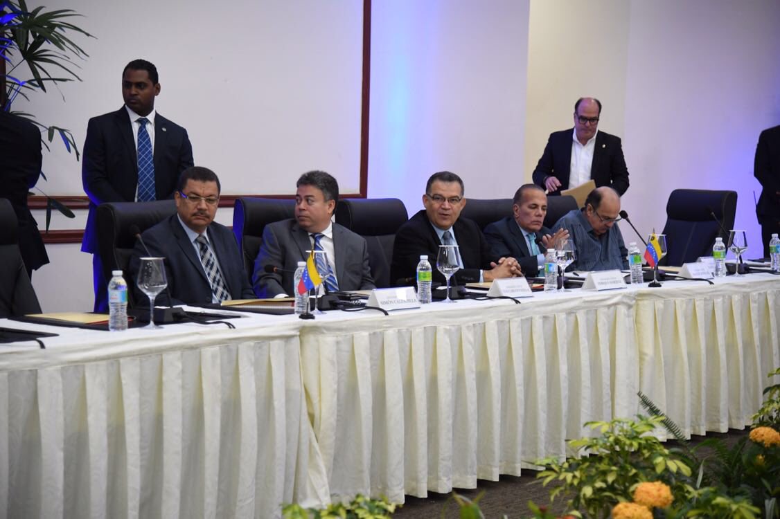 Firmar un acuerdo maltrecho en Dominicana hundiría más la oposición (II)