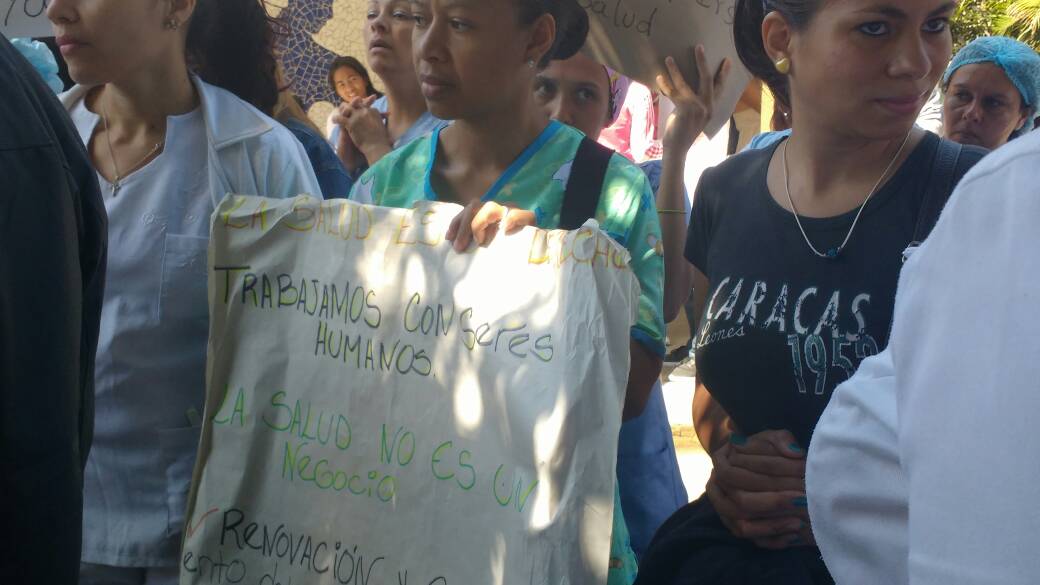 Enfermeras y médicos integrales del Materno Infantil de Petare en la pelea por mejores sueldos