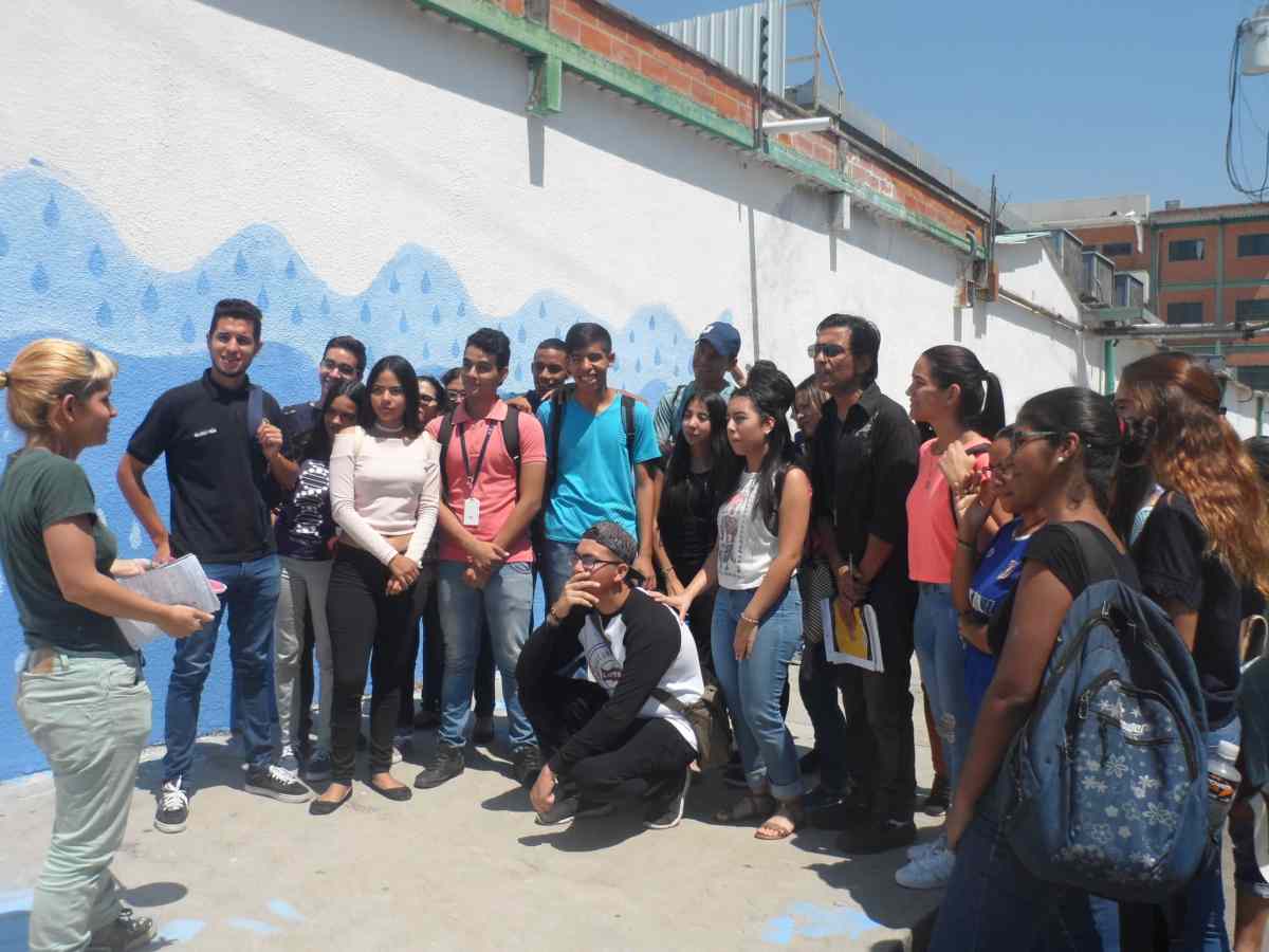 Escasez y mala calidad del agua angustian a los vecinos de Aragua