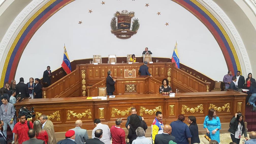 ANC abre investigación contra dirigentes de oposición por sanciones de Trump al petro