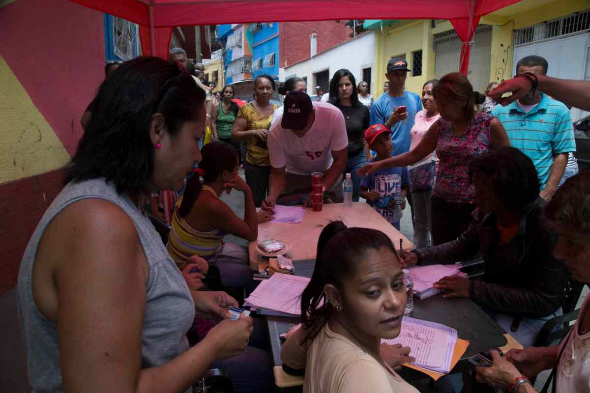 MUD denuncia que en 89% de los centros electorales exigen el carnet de la Patria