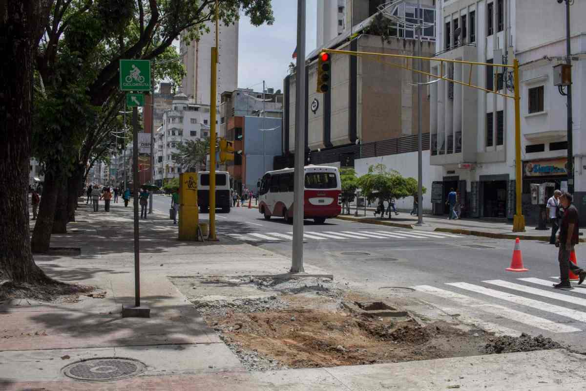 Activistas desconocen qué sucederá con las ciclovías tras el desmantelamiento de las aceras