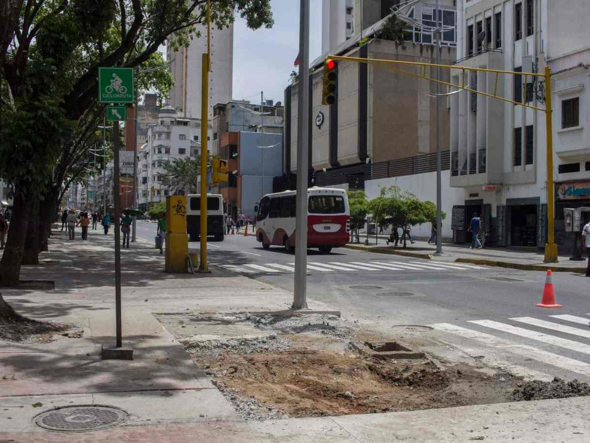 Activistas desconocen qué sucederá con las ciclovías tras el desmantelamiento de las aceras