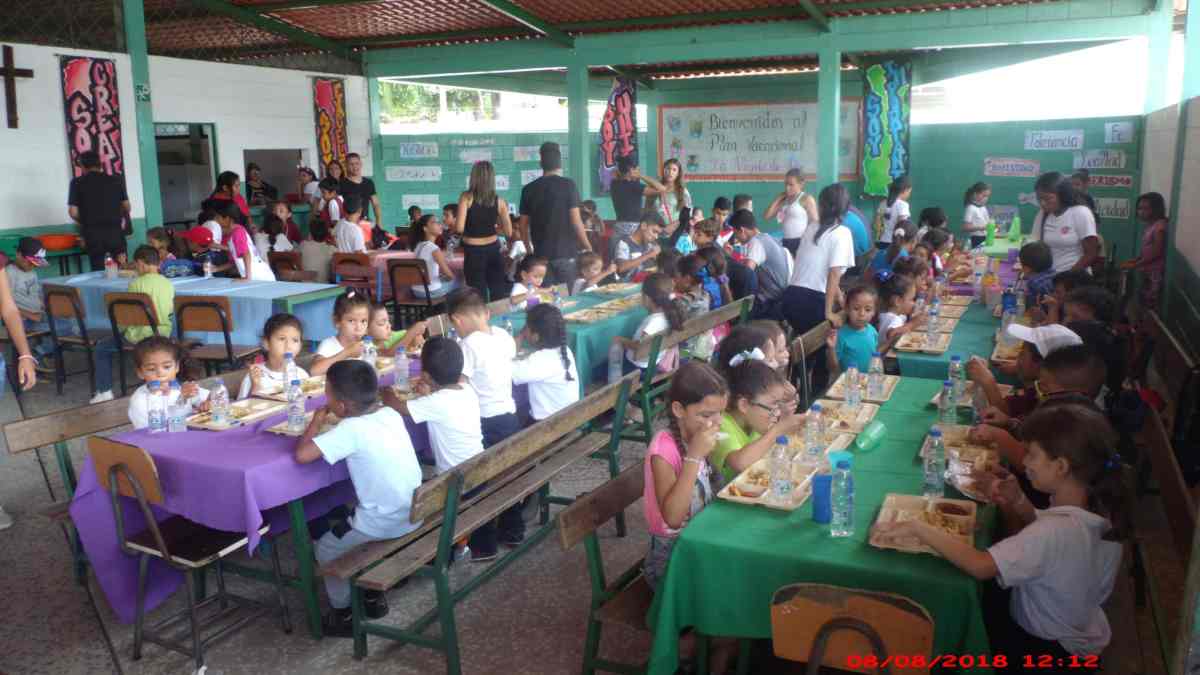 Fe y Alegría se convierte en escuelas solidarias