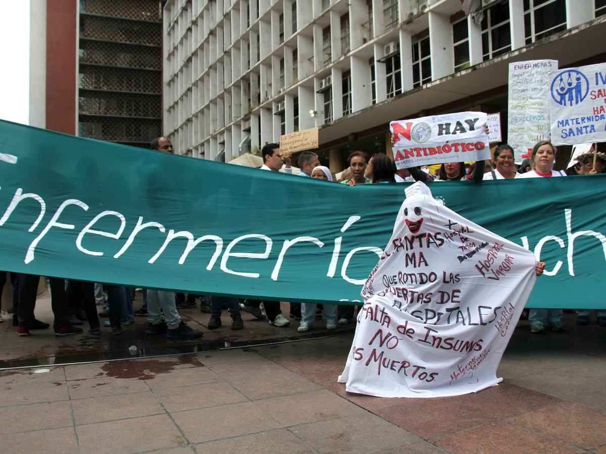 Trabajadores del sector salud exigen que se priorice remuneración y dignidad laboral