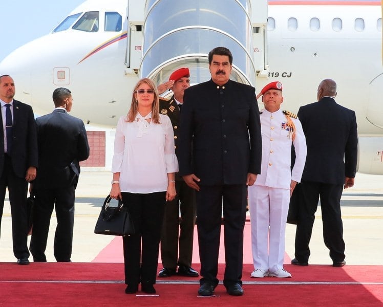 Maduro busca financiamiento de China