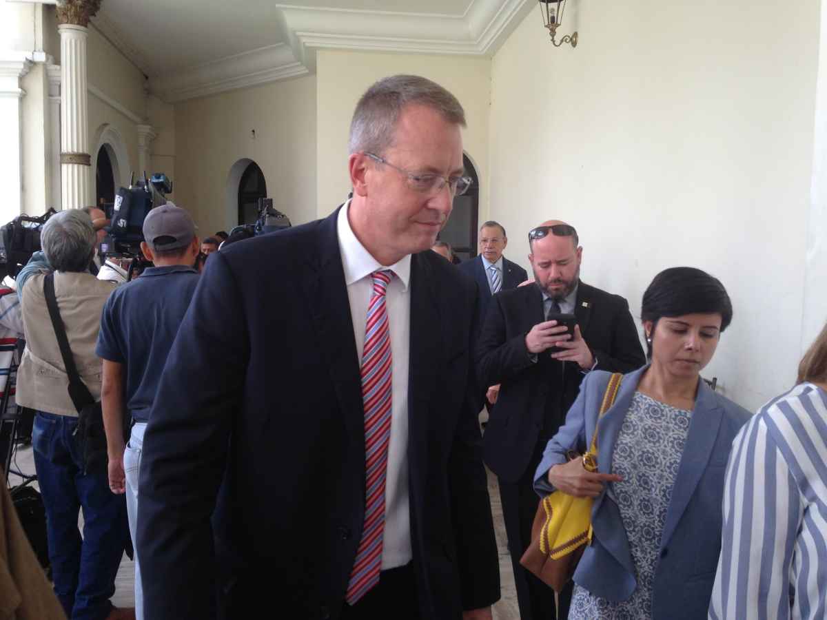 Encargado de negocios de EEUU en Venezuela, ofreció charla en la AN sobre elecciones y democracia