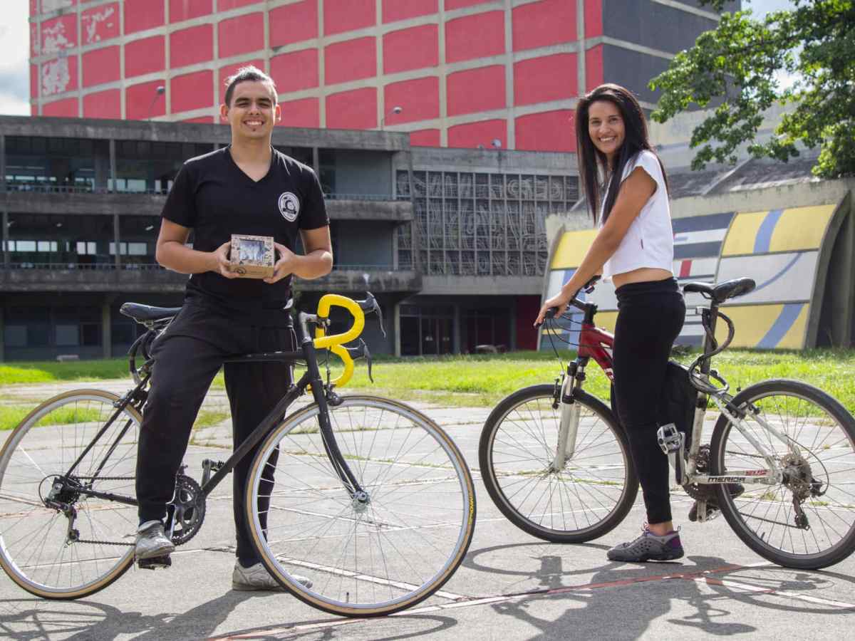 estudiantes universitarios emprendedores