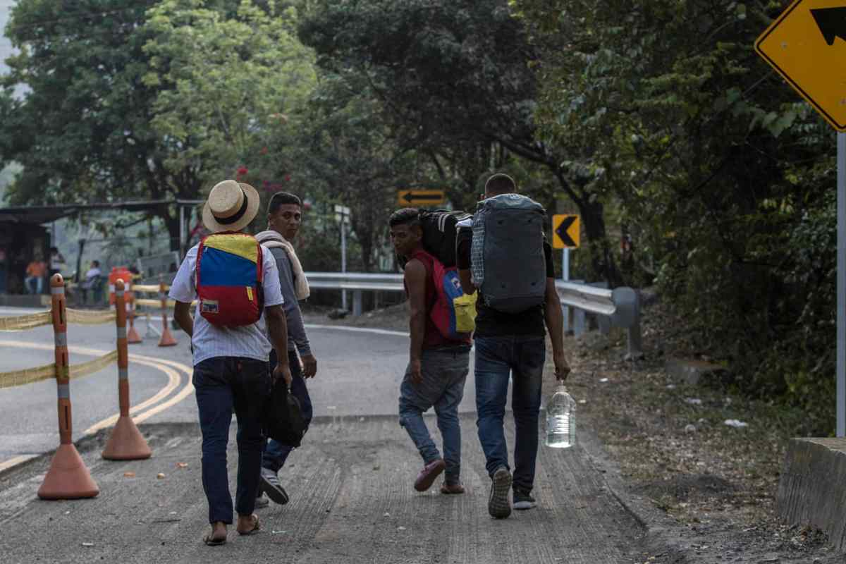 intención de emigrar