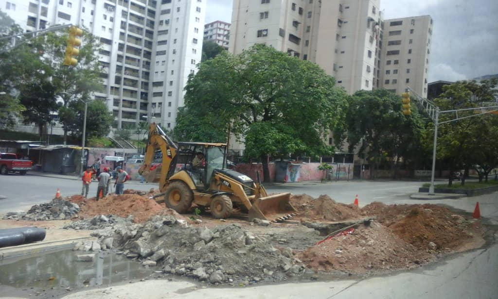 acueducto de agua potable | varios sectores sin luz en caracas