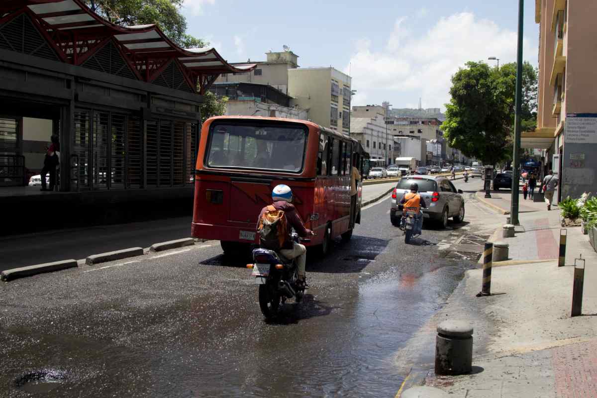 huecos que obstaculizan la vía