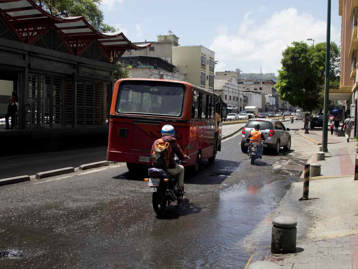 huecos que obstaculizan la vía