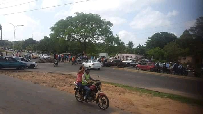 Escasez de gasolina en Bolívar