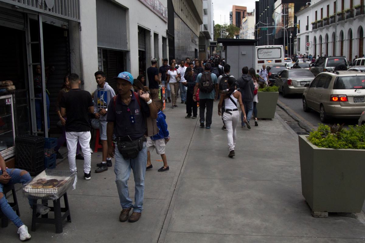 caracas resiste a un nuevo apagón