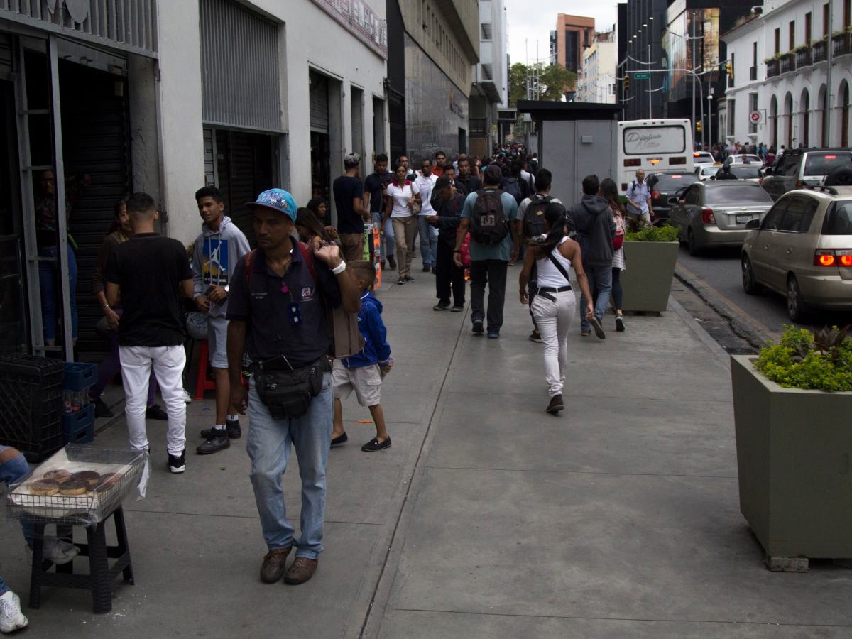 caracas resiste a un nuevo apagón