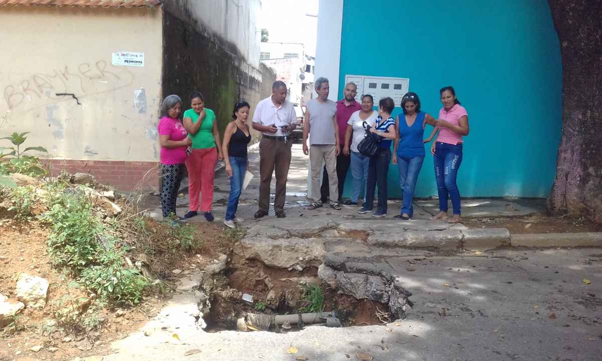 Vereda37-Coche-vecinos-Cronica-Uno