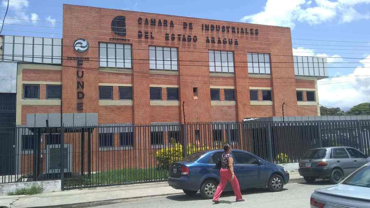 comercios e industrias de cagua