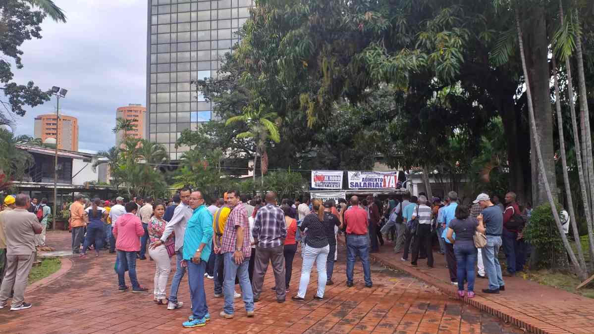 trabajadores de la universidad de carabobo