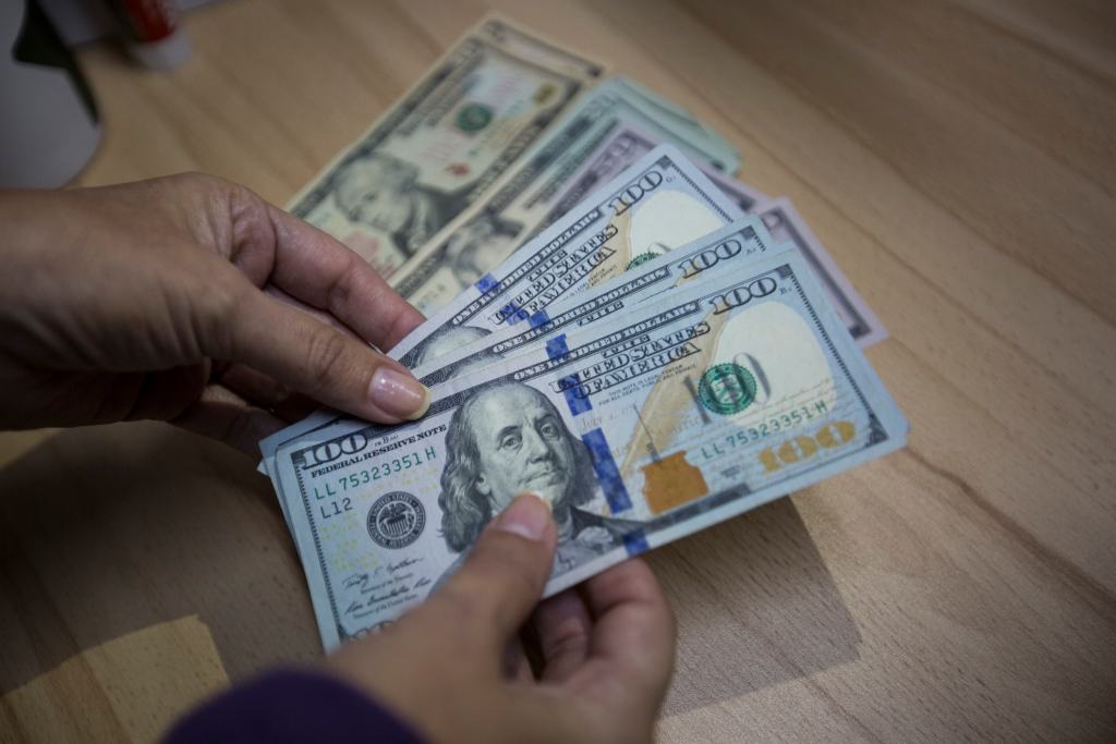 El dólar BCV salta 13,89% en menos de dos semanas y mantiene tendencia al alza