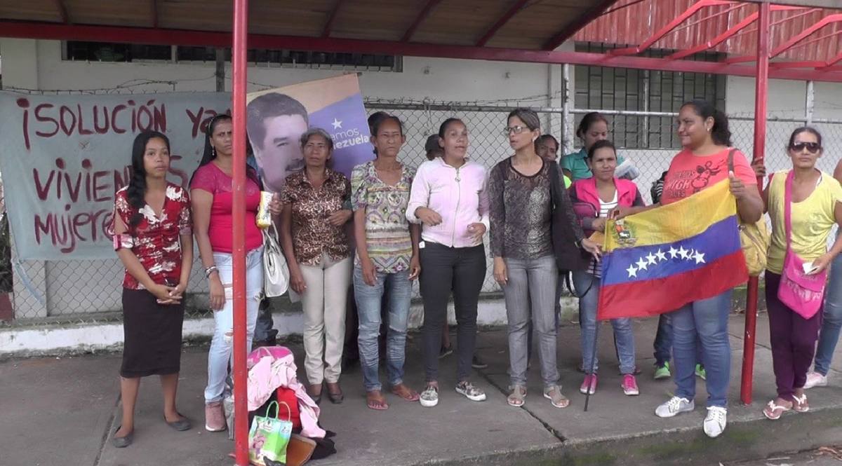 madres protestan en el Inavi